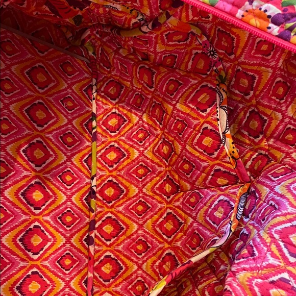 Vera Bradley in “Clementine Floral”Quilted Design Bag. Lots of Room with Strap. - Picture 12 of 12